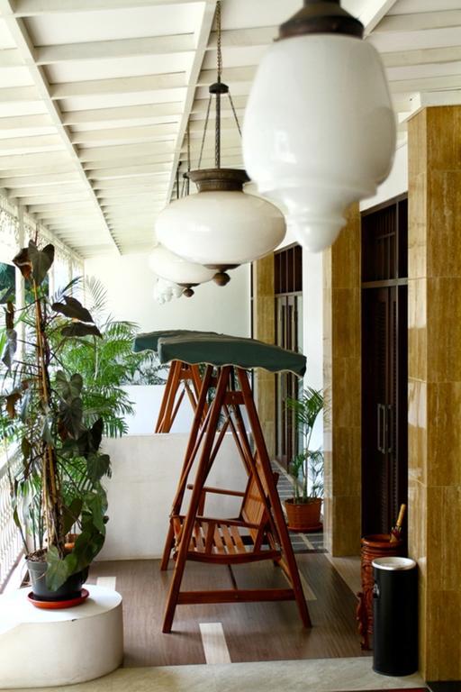 The Victoria Guesthouse Bandung Exterior photo