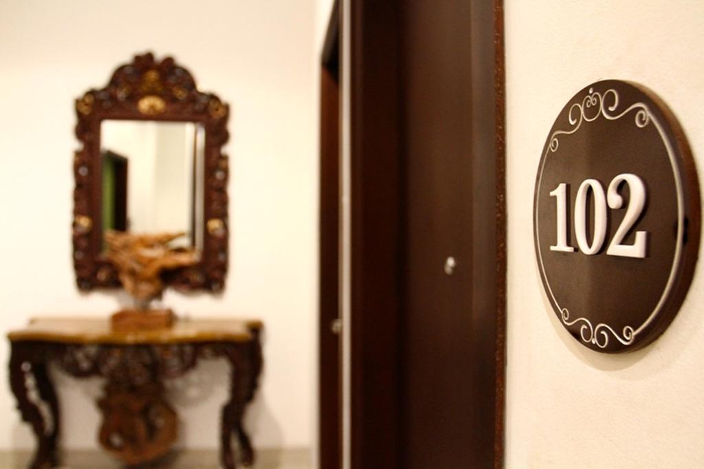 The Victoria Guesthouse Bandung Exterior photo